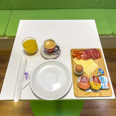 Pensión Parkcity 3*