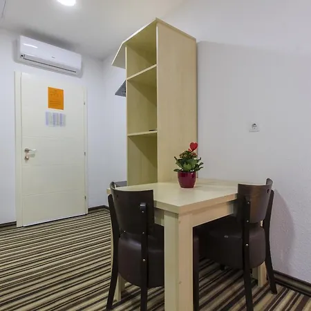 Pensión Parkcity 3*